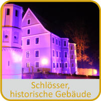 Lichtkunst und stimmungsvolle Illumination von Schloss oder historischem Gebäude